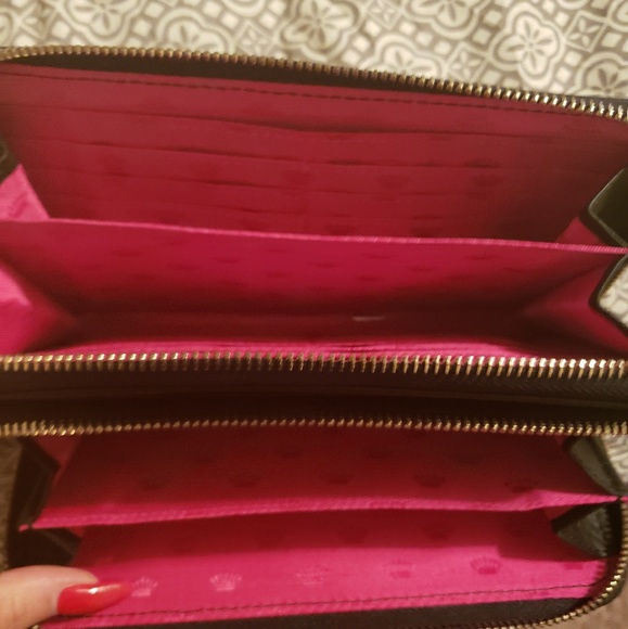 Wallet - Picture 2 of 3